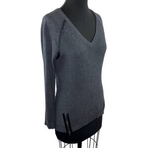 Feel The Piece Terre Jacobs Cashmere Leather Gray Long Sleeve VNeck Sweater XS/S